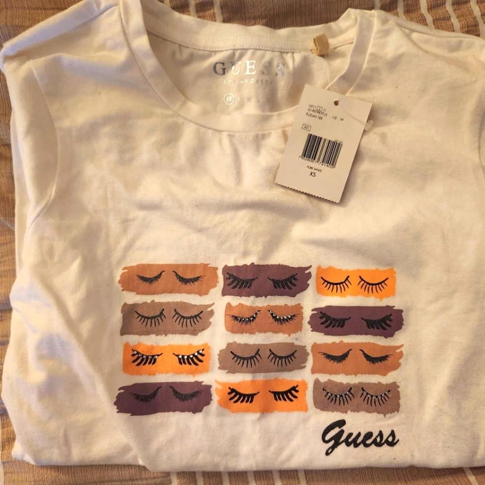 Guess Graphic Tshirt (NWT)